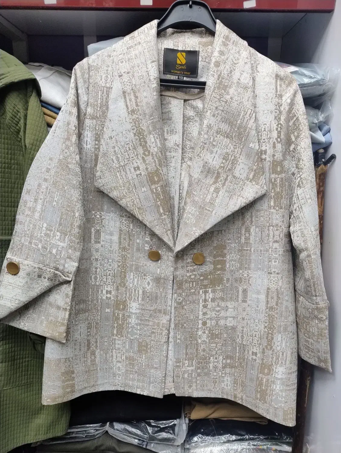 فروشنده خانم در مانتو فروشی|استخدام بازاریابی و فروش|تنکابن, |دیوار