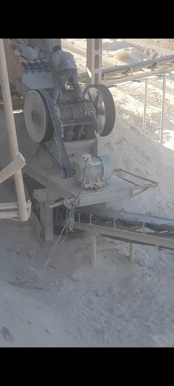 سرویس دهی سالیانه سنگ شکن دوره ای|خدمات پیشه و مهارت|روداب, |دیوار