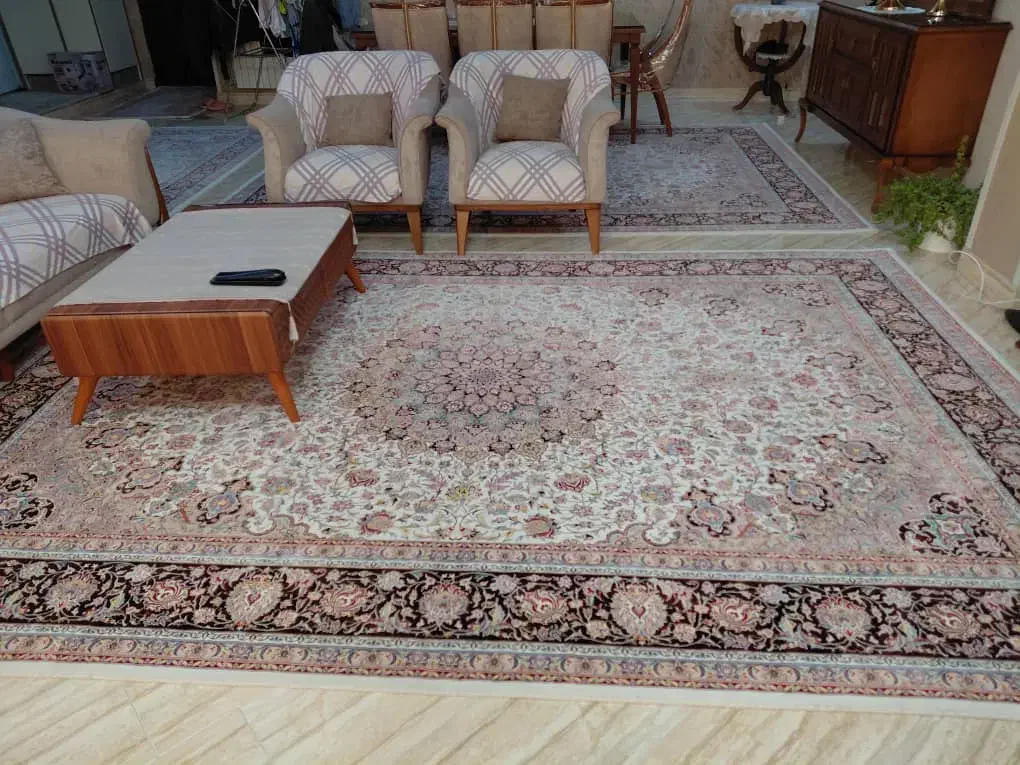 فرش|فرش|فردیس, فردیس|دیوار