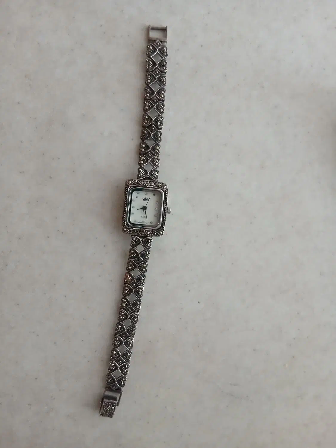 ساعت و انگشترهای نقره ی شیک|جواهرات|بابل, |دیوار