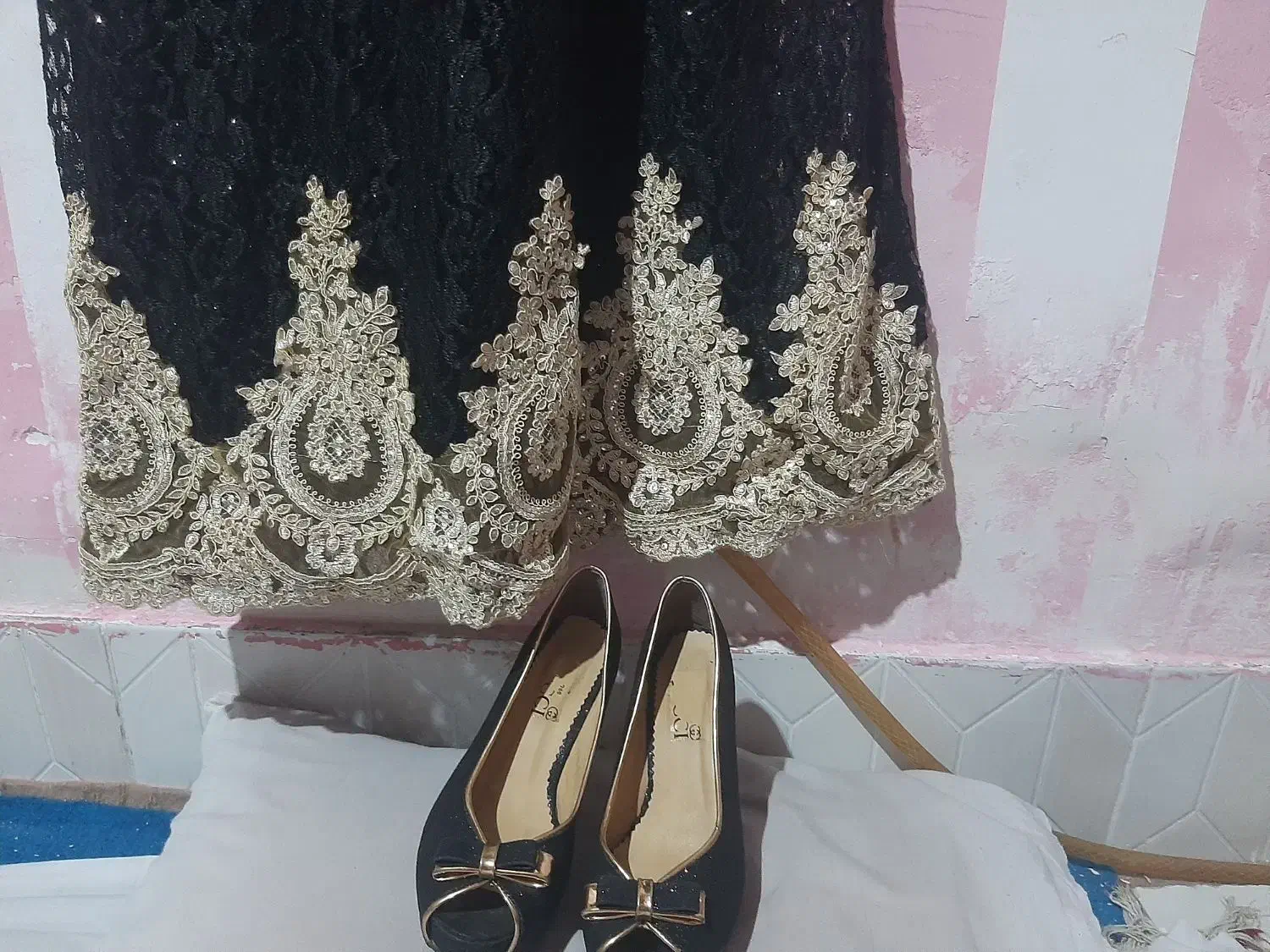 لباس مجلسی|لباس|رضویه, |دیوار