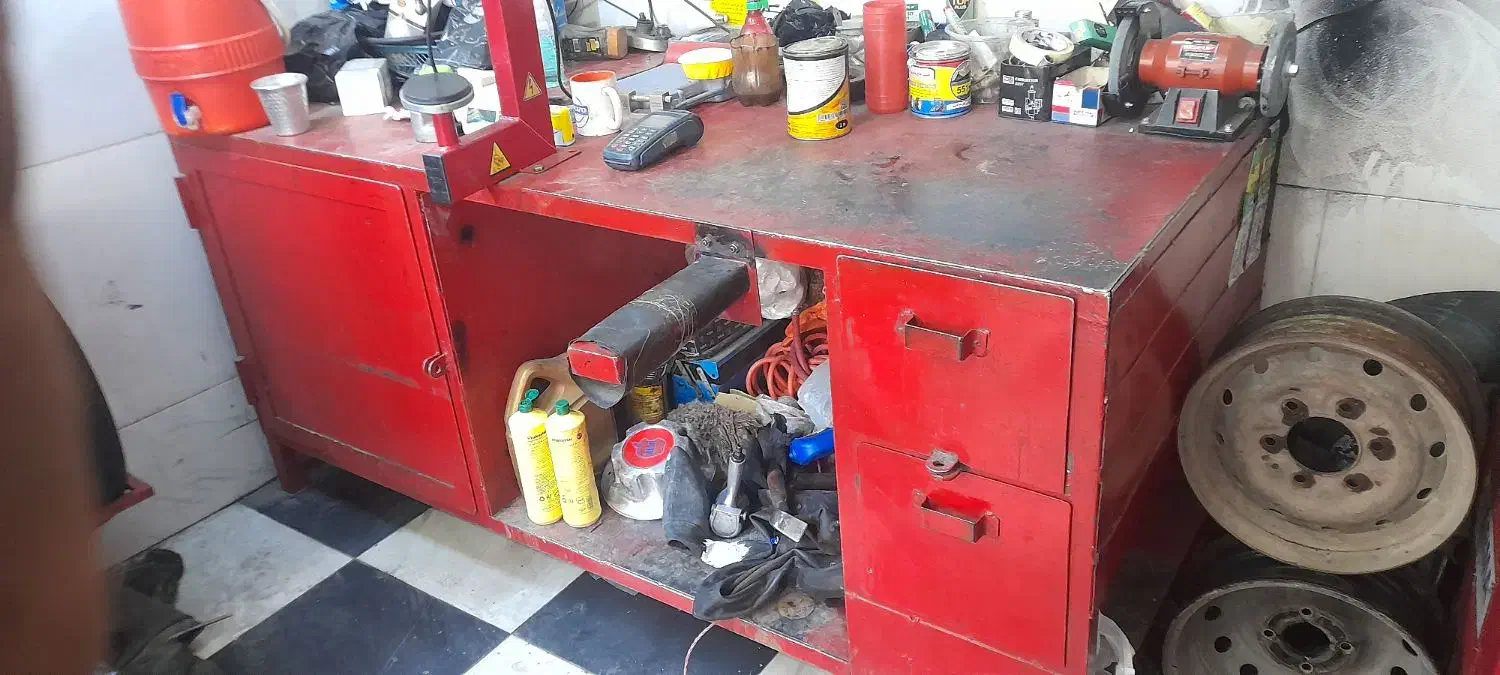 میز کار برای مکانیکی و برقکاری و پنچرگیری|فروشگاه و مغازه|باوی, |دیوار