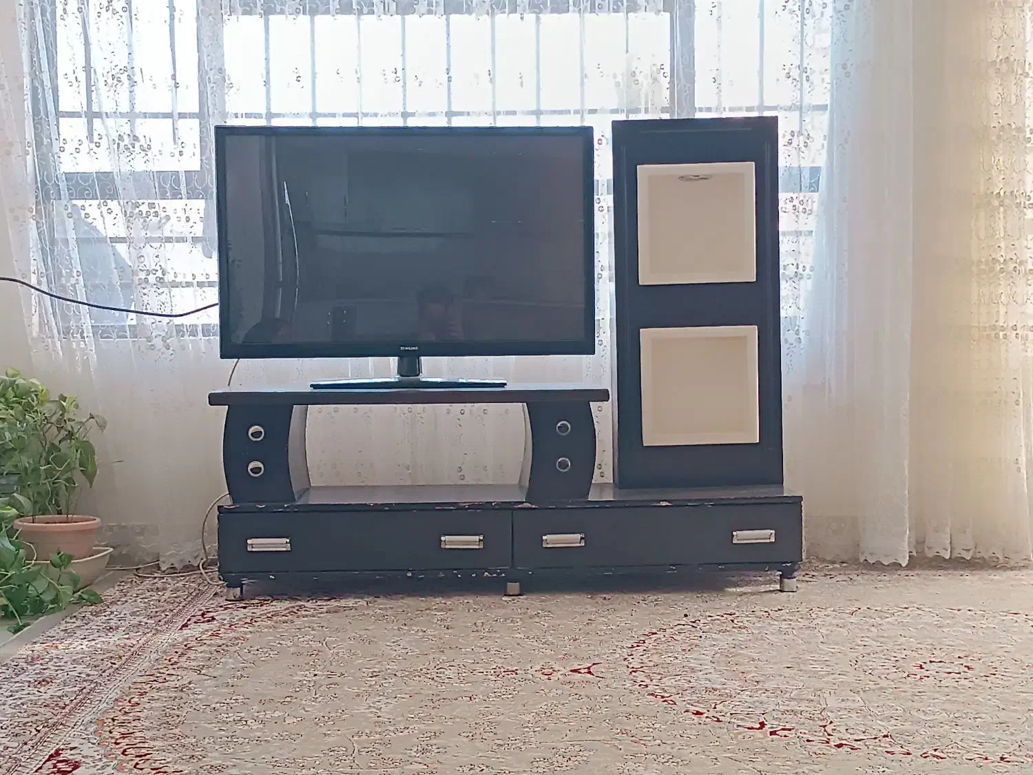 میز تلویزیون و تخت خواب|مبلمان خانگی و میز عسلی|نیشابور, شهرک بسیج|دیوار