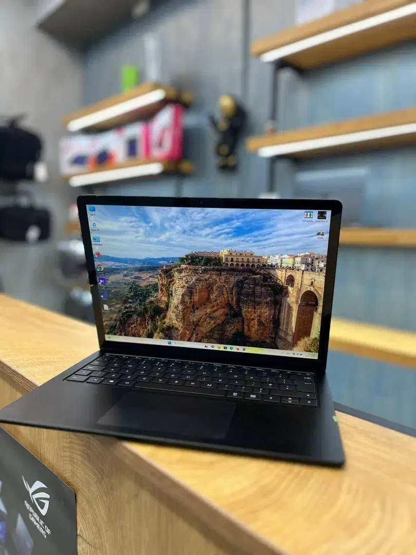 مایکروسافت سرفیس لپ تاپ ۳ دستگاه مشابه نو در قم|رایانه همراه|قم, حاج زینل|دیوار