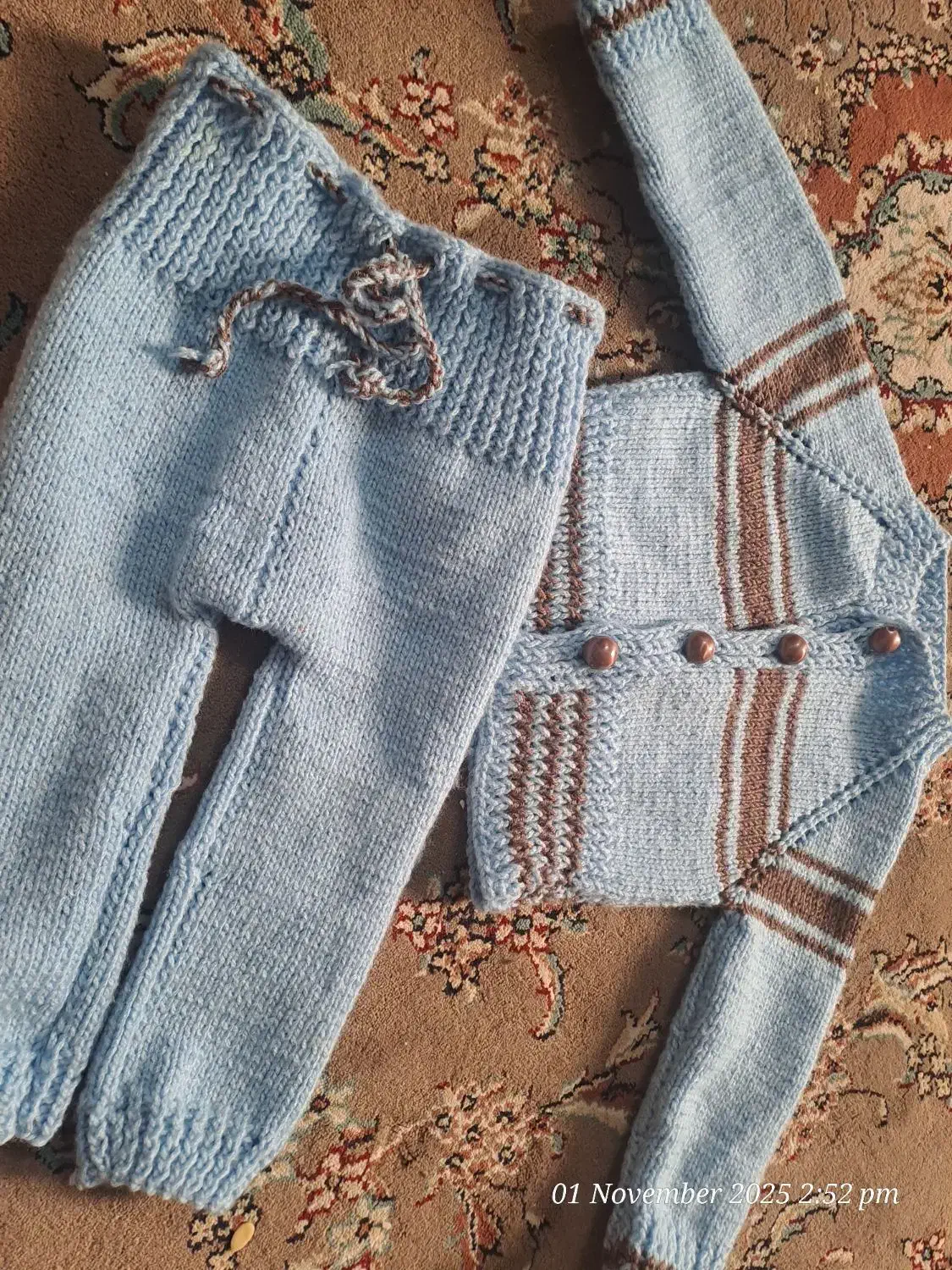 لباس دستباف پسرانه|کفش و لباس بچه|قم, سنگ بند|دیوار