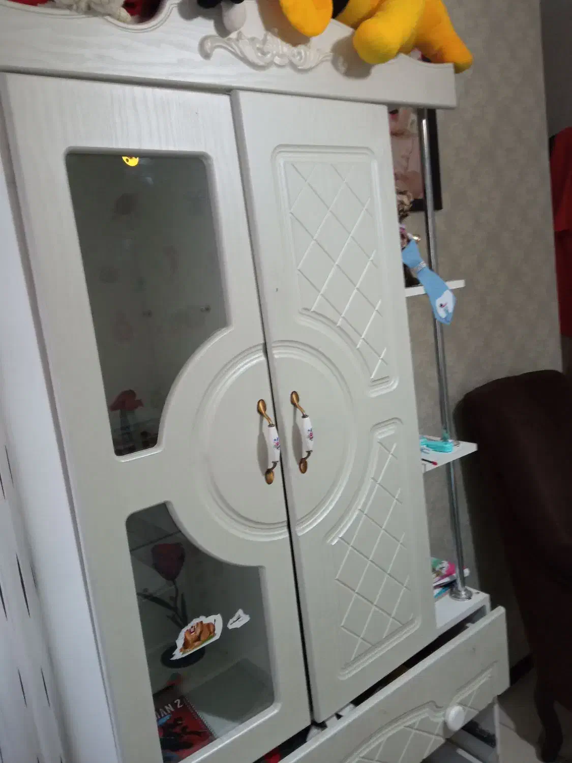 یک عدد کمد بچه|اسباب و اثاث بچه|پردیس, فاز ۸|دیوار