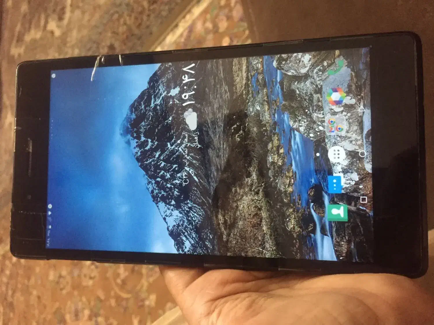 یک عدد تبلت صفحه اش ترک داره کار میکنه|تبلت|زاهدان, |دیوار