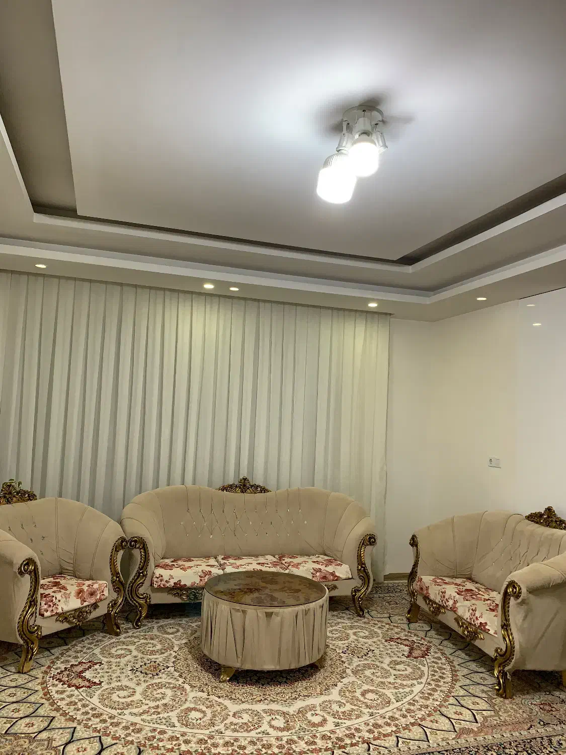 مبل فروشی|مبلمان خانگی و میز عسلی|آشخانه, |دیوار