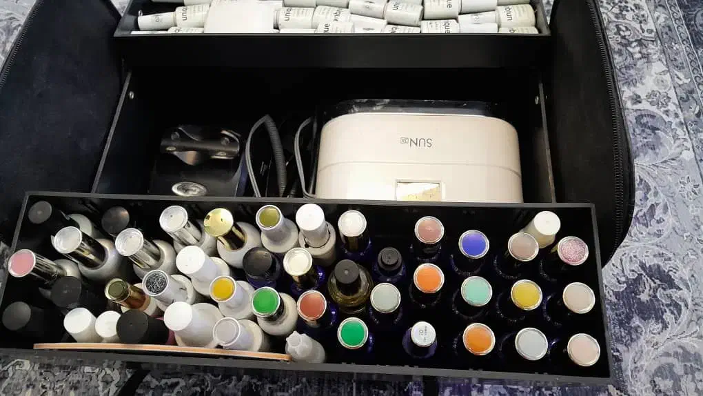 لوازم کامل کاشت ناخن|آرایشگاه و سالنهای زیبایی|سبزوار, توحیدشهر|دیوار