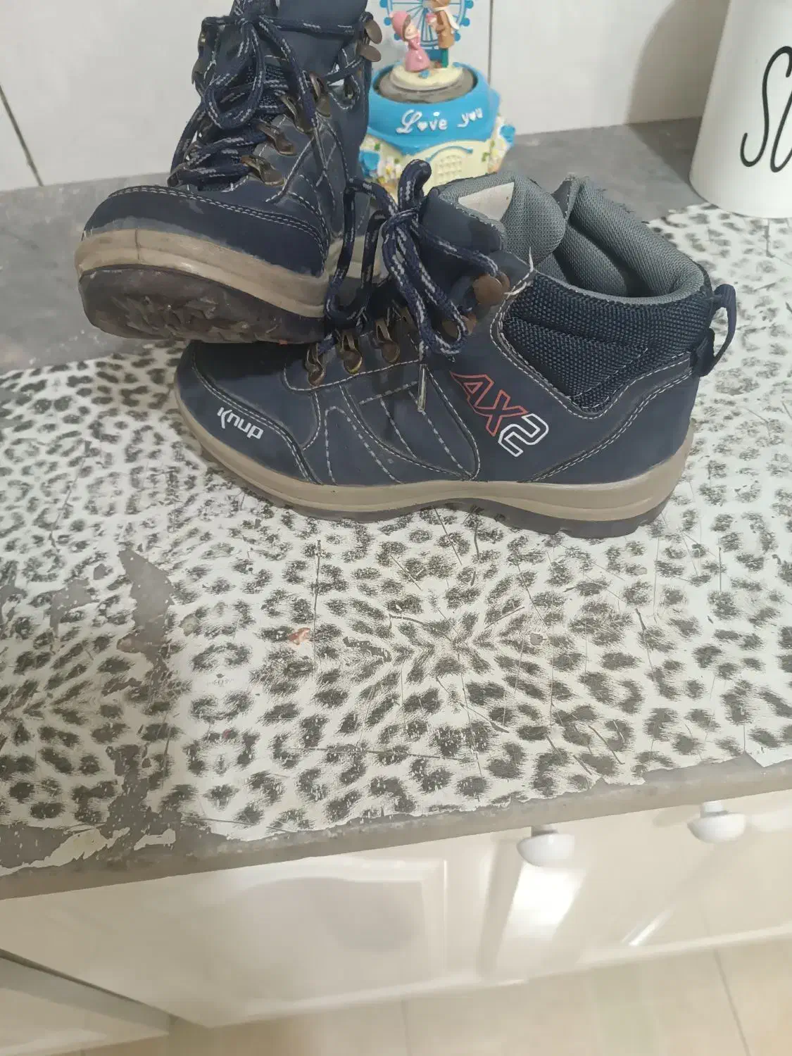 کفش پوتین و ورزشی سالن ی و چمنی درجه 1|کیف، کفش، کمربند|گنبد کاووس, |دیوار