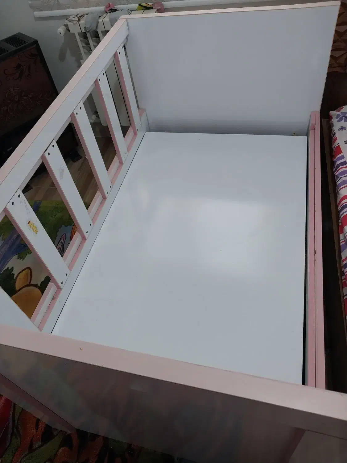 تخت کودک|تخت و صندلی بچه|صومعهسرا, |دیوار