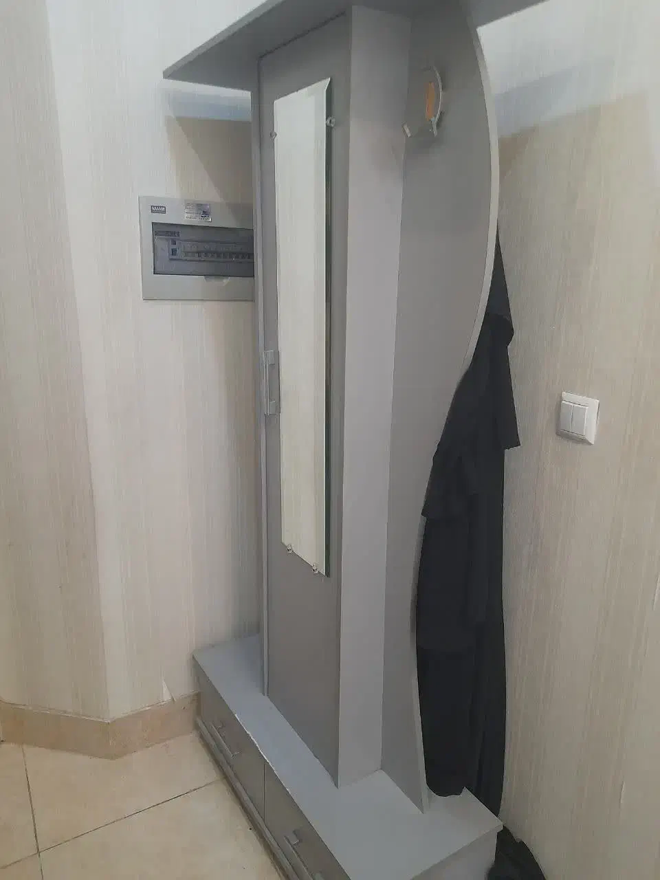 کمد لباس جلو درب ورودی منزل|جاکفشی، کمد، دراور|قم, زینبیه|دیوار