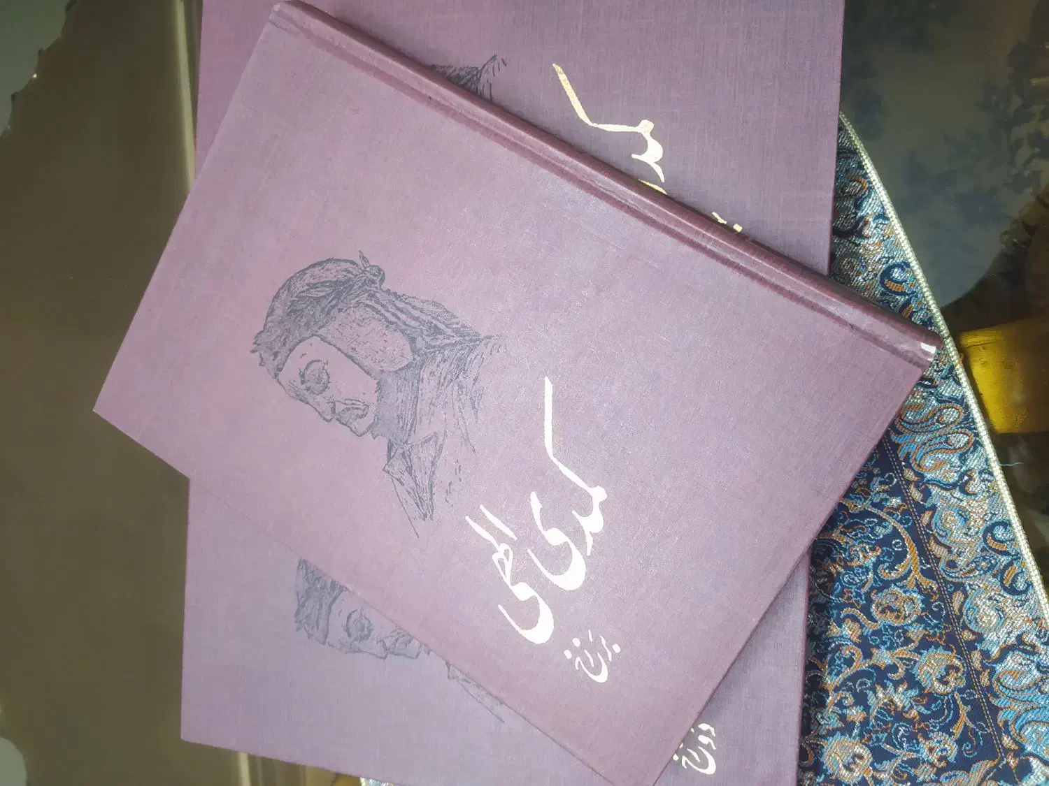 کتاب کمدی الهی|کتاب و مجله ادبی|ری, سرتخت|دیوار