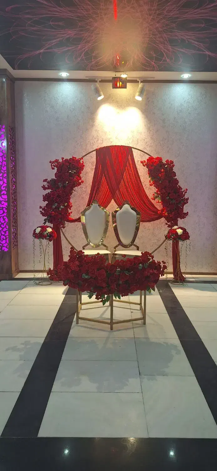 گل آرایی شب یلدا   صندلی  میز باند  تاج گل ترحیم|خدمات پذیرایی، مراسم|اردبیل, |دیوار