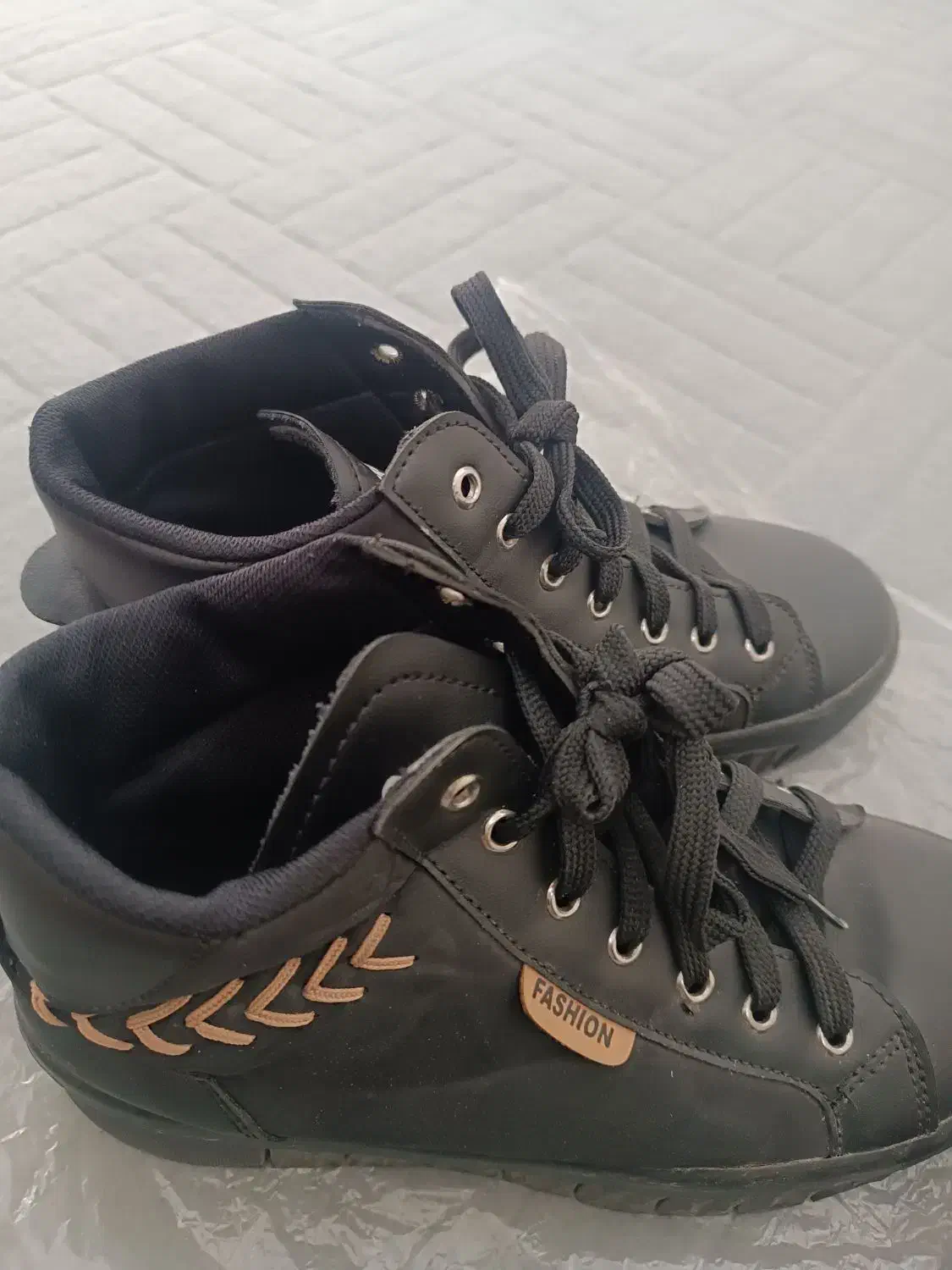 کتونی ساق دار|کیف، کفش، کمربند|قم, جمکران|دیوار