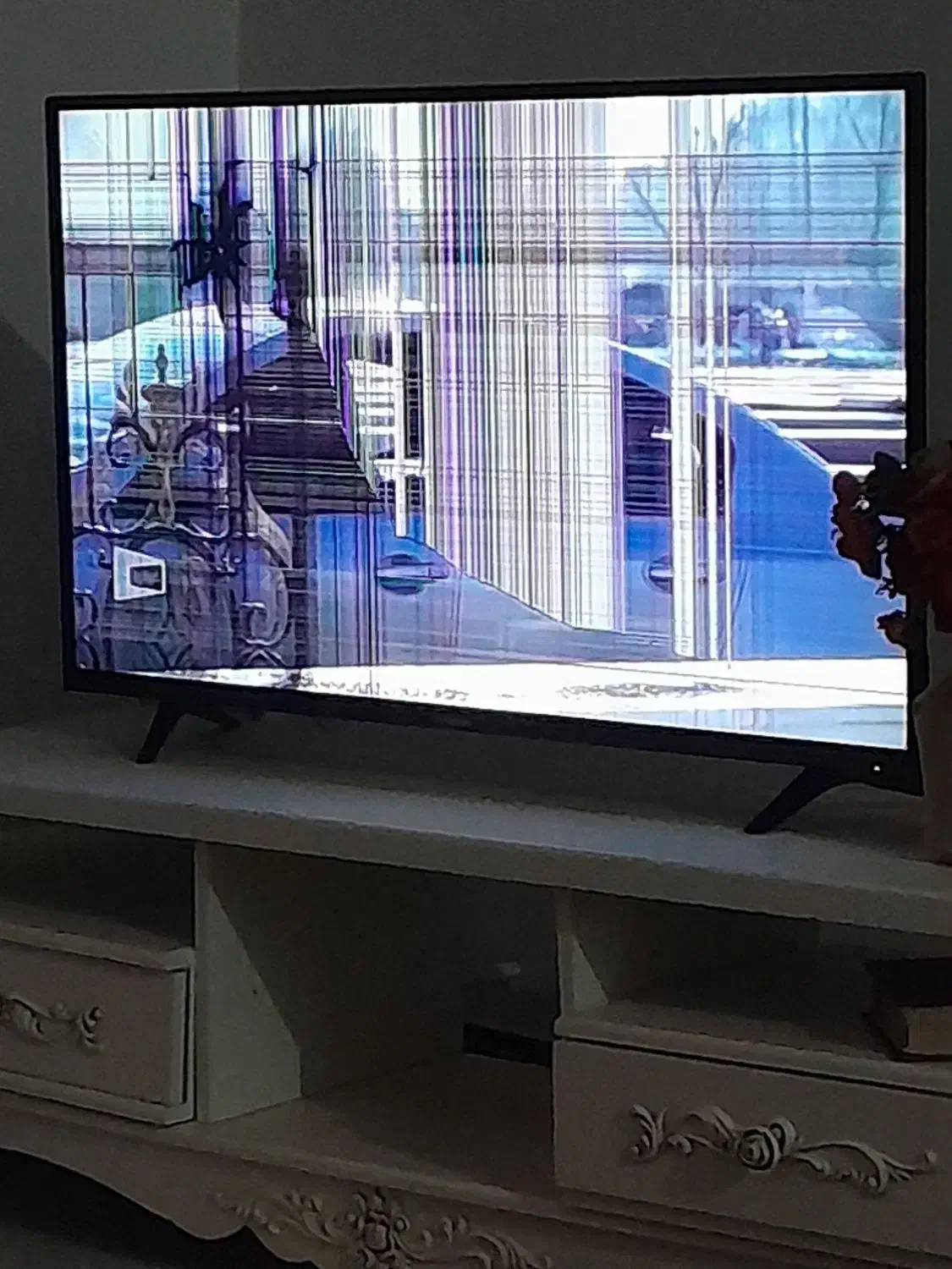 ال ای دی۴۳ اینچ قیمت توافقی|تلویزیون و پروژکتور|هشتگرد, ینگی امام|دیوار