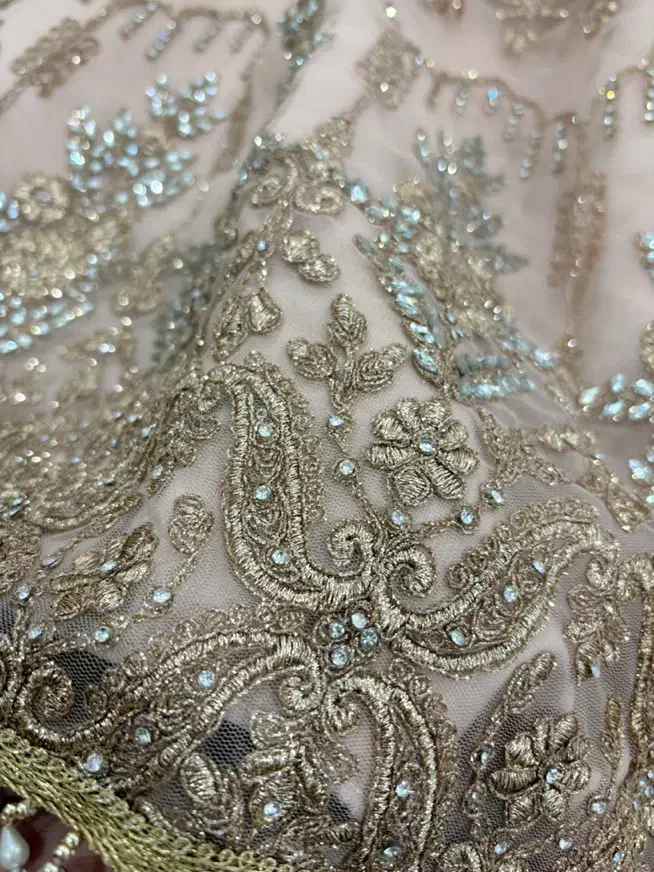 لباس هندی|لباس|گله دار, |دیوار