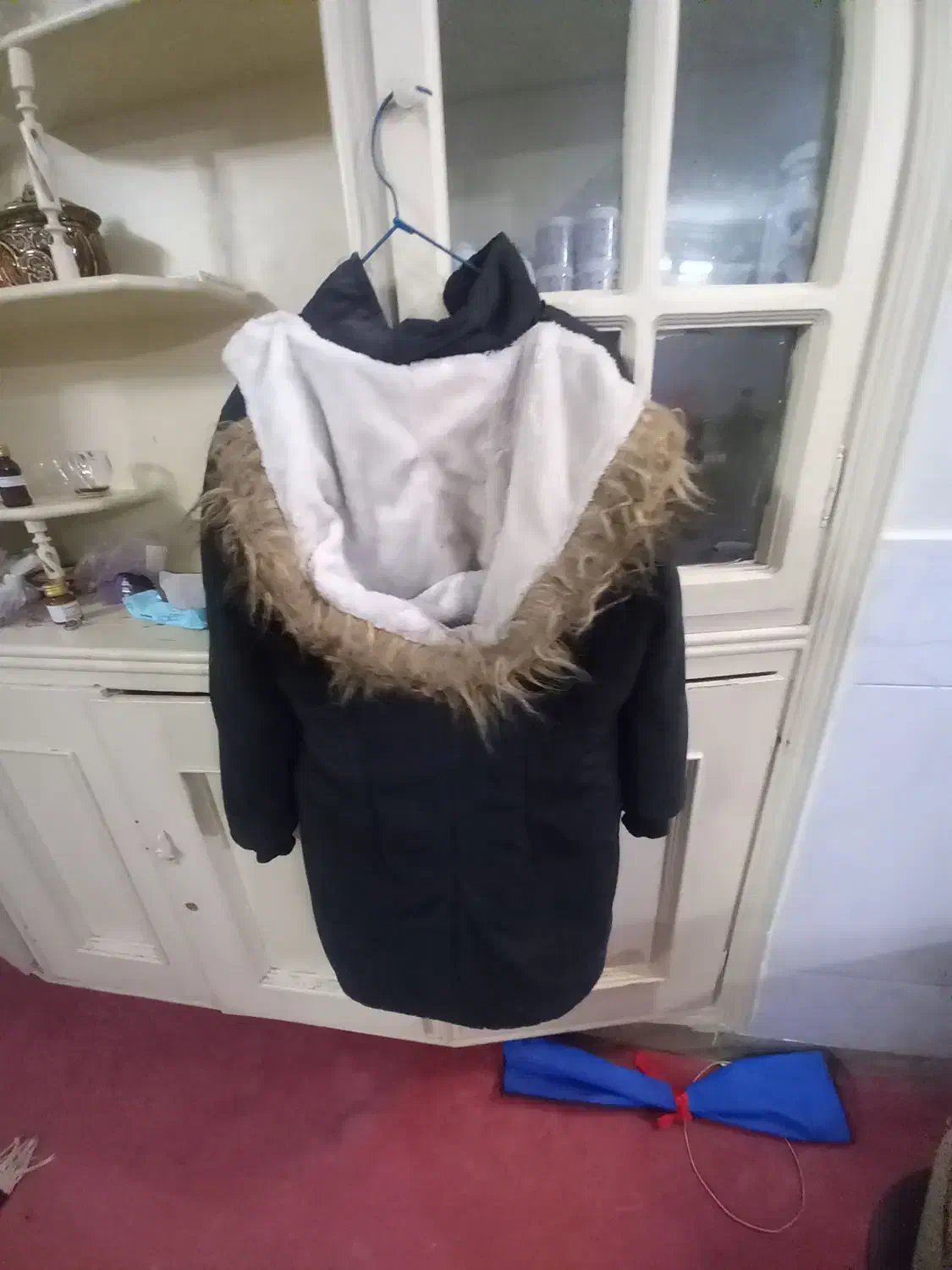 کاپشن|لباس|اصفهان, فجر|دیوار