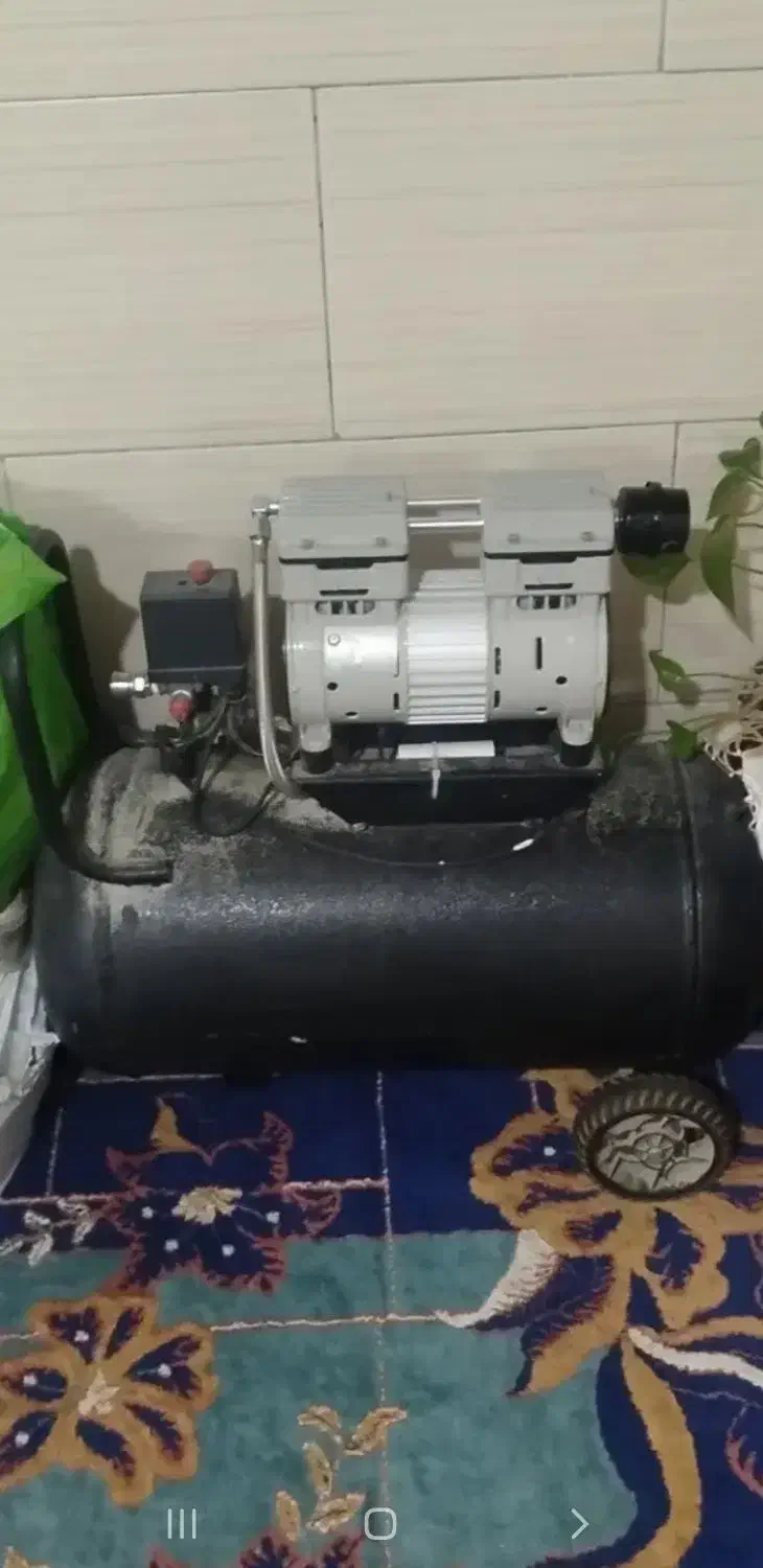 یک عدد پمپ باد مینی. سایلنت .پرقدرت قابل حمل|ماشین‌آلات صنعتی|چهاردانگه (تهران), |دیوار