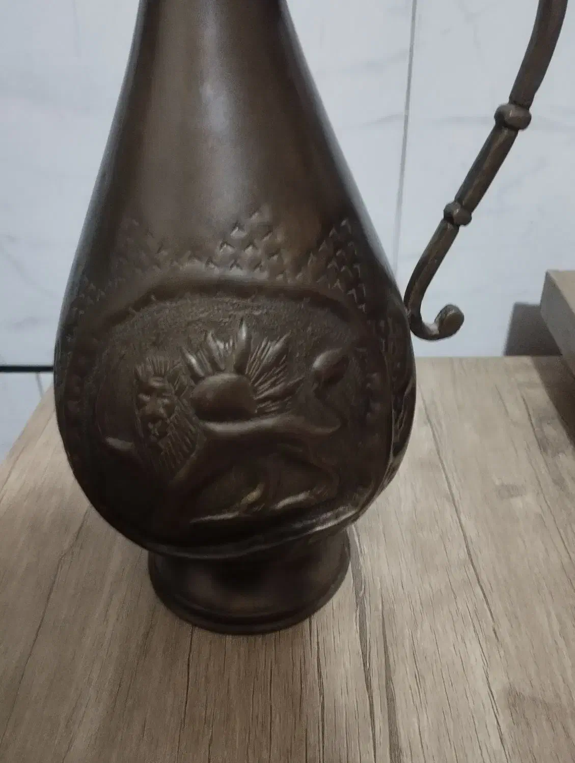 تنگ برنجی شیروخورشید|کلکسیون اشیاء عتیقه|آبیک, |دیوار