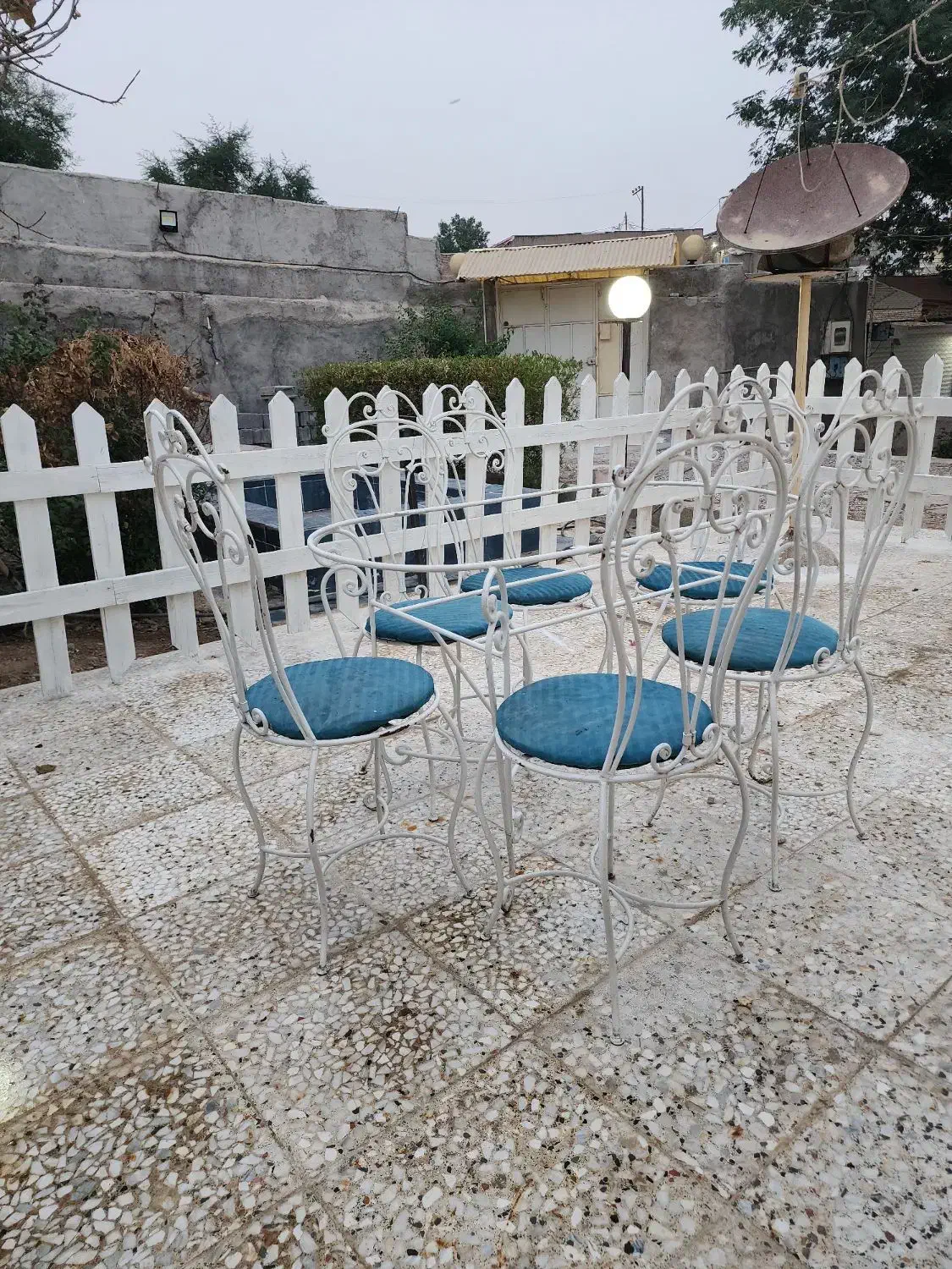 صندلی فلزی|صندلی و نیمکت|مسجد سلیمان, |دیوار