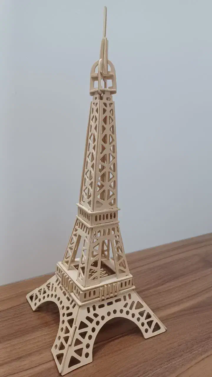 ایفل تزیینی|مجسمه، تندیس، ماکت|قم, بنیاد|دیوار