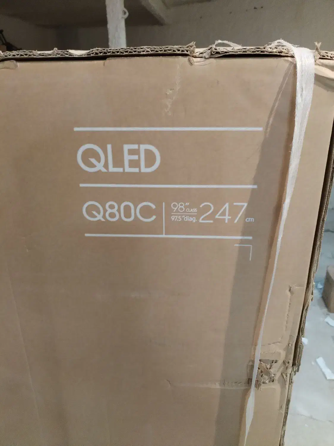 کارتن تلویزیون 98 و 85 اینچ|تلویزیون و پروژکتور|لواسان, |دیوار