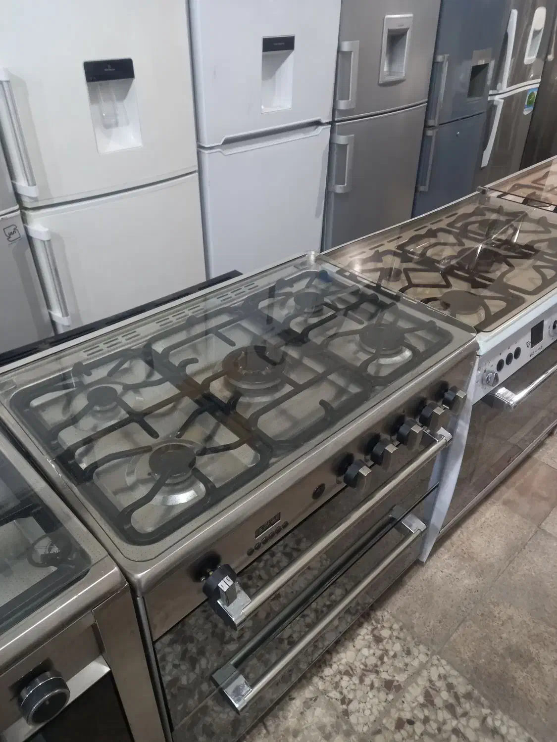 گاز طرح فر و فردار کار کرده تمیز|اجاق گاز و لوازم برقی پخت‌وپز|سبزوار, طبرسی (جعفرآباد)|دیوار