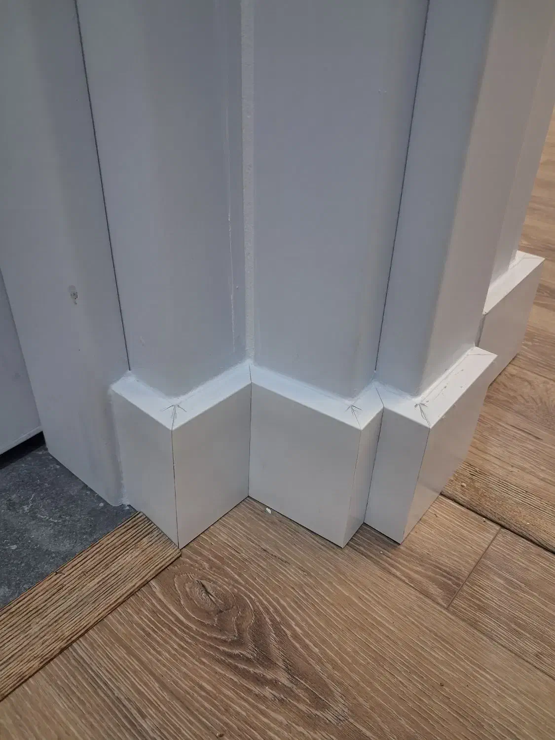 اجرای پارکت لمینت جناغی، الواری و قرنیز|خدمات پیشه و مهارت|رشت, سعدی (تختی)|دیوار