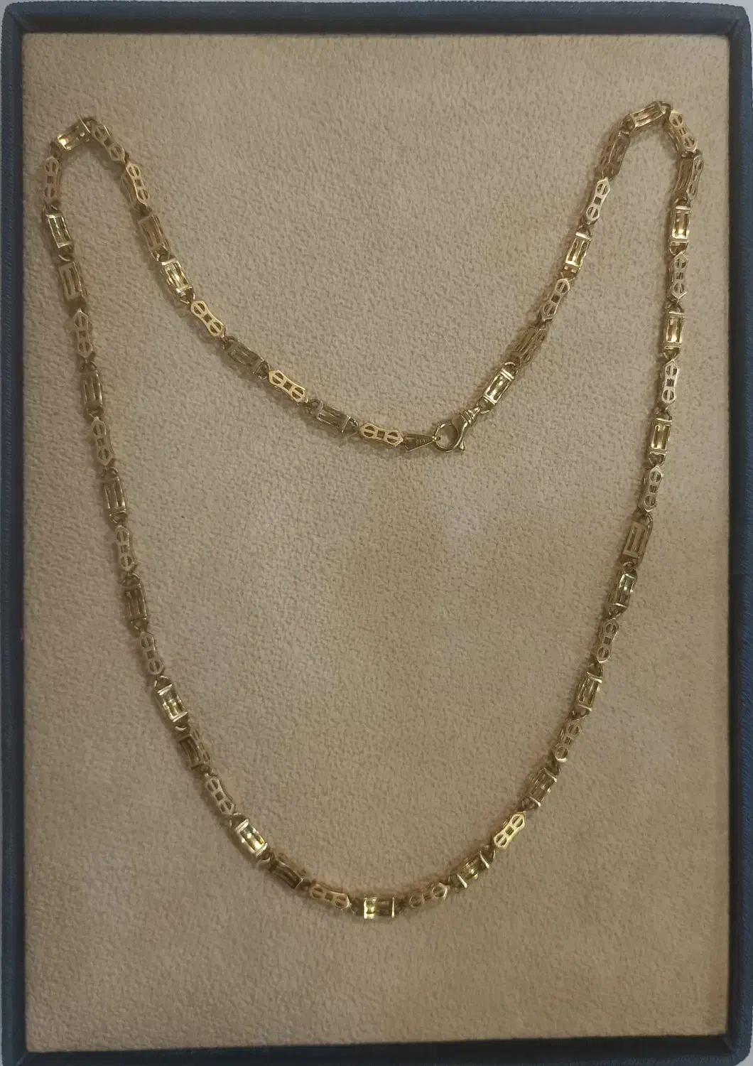 طلای دلاور|جواهرات|شیراز, ملاصدرا|دیوار