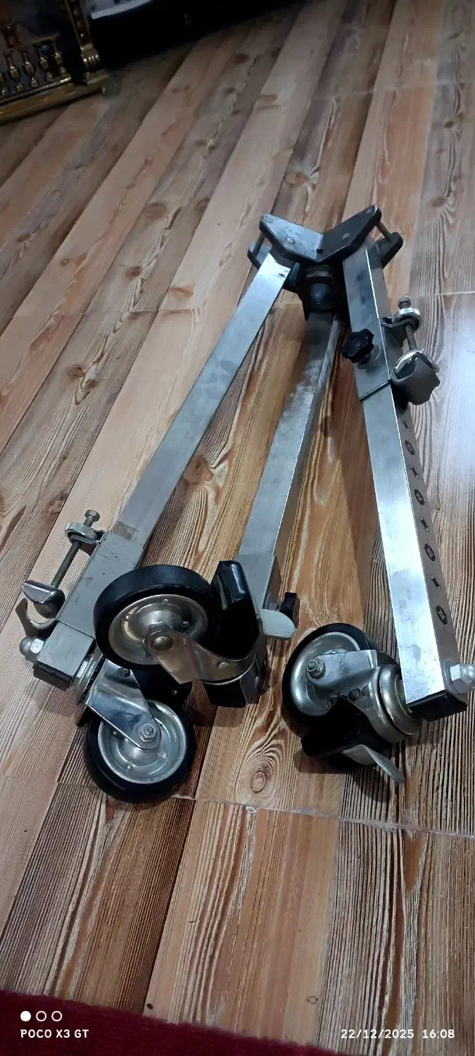 سه پایه چرخدار آنتیک و حرفه ای|دوربین عکاسی و فیلم‌برداری|کرج, کوی مهر|دیوار