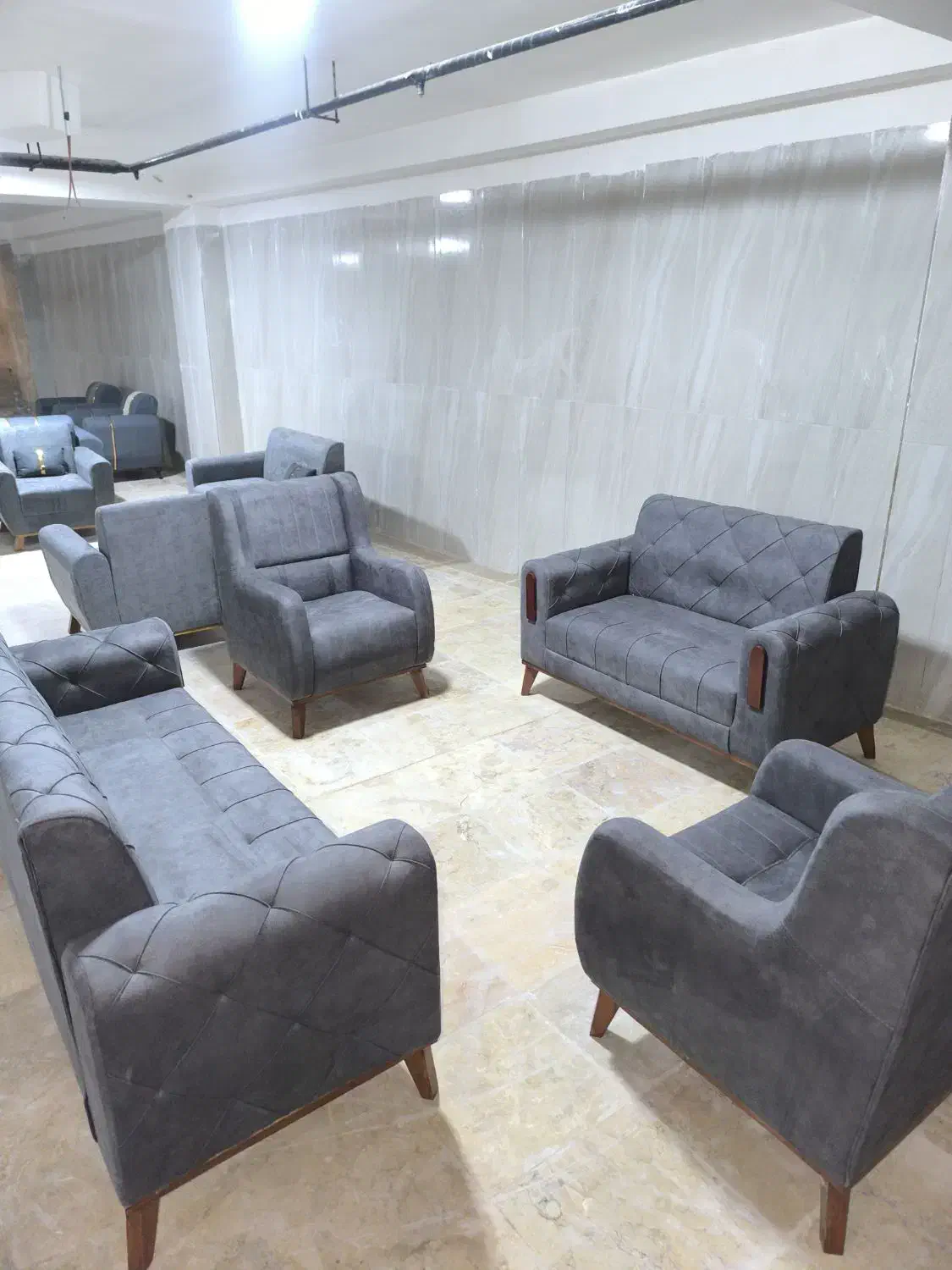 مبل راحتی هفت نفره آیدا + یک عدد میز جلو مبلی هدیه|مبلمان خانگی و میز عسلی|چابهار, |دیوار