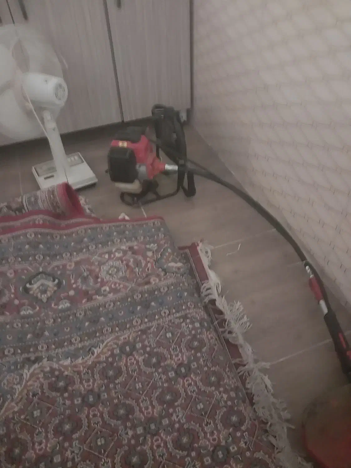 علف زن دوشی|ابزارآلات|بوکان, |دیوار