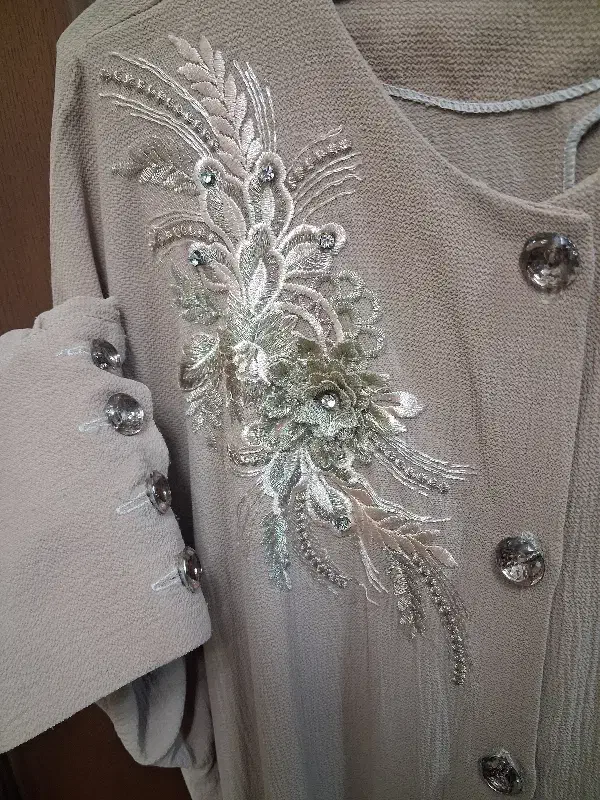 مانتو ها|لباس|کاشان, دشت چال|دیوار