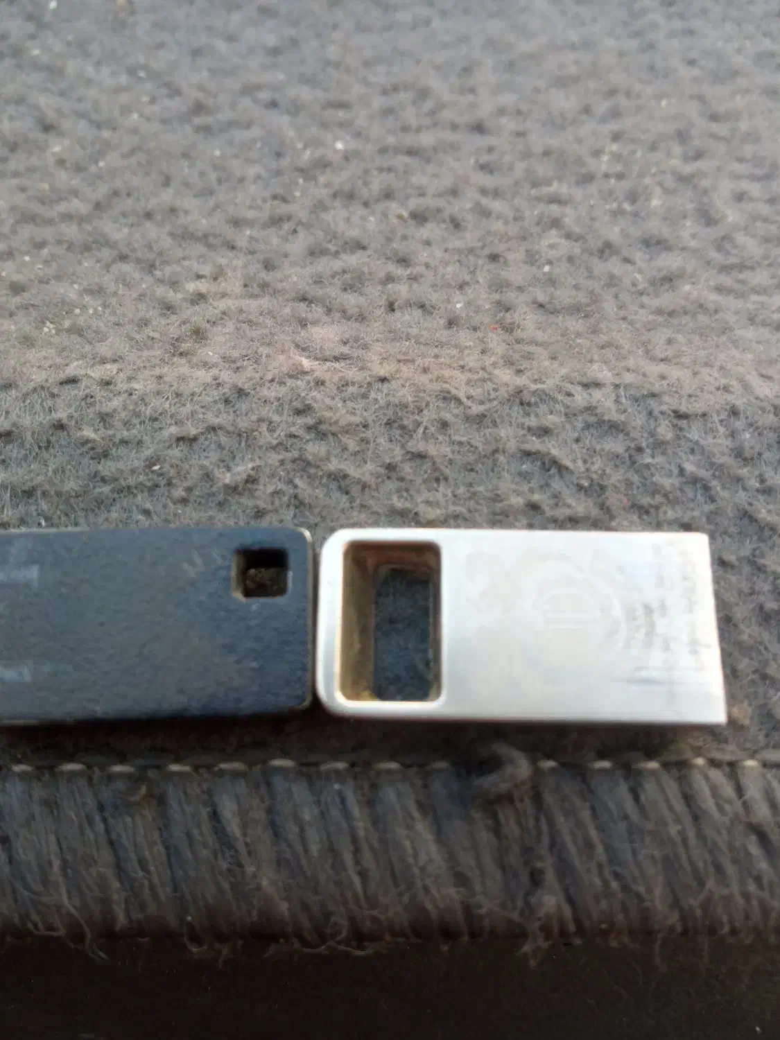 دو عدد فلش|قطعات و لوازم جانبی رایانه|زاهدان, |دیوار