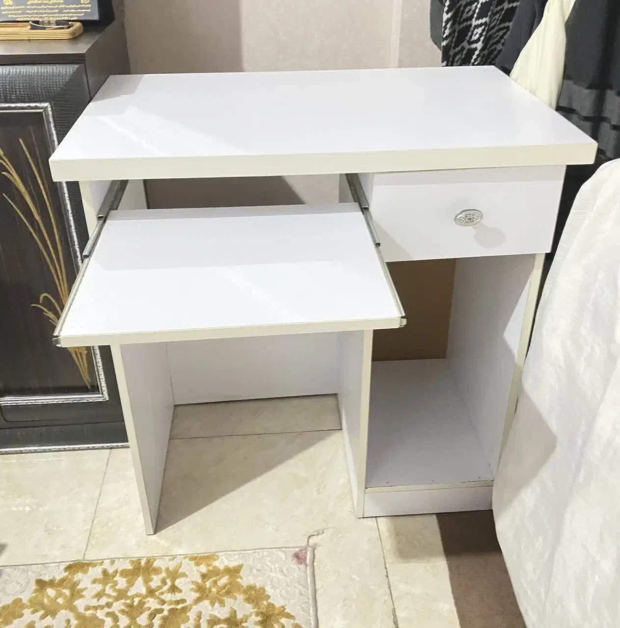 میز کامپیوتر|میز تحریر و کامپیوتر|آفتاب, |دیوار