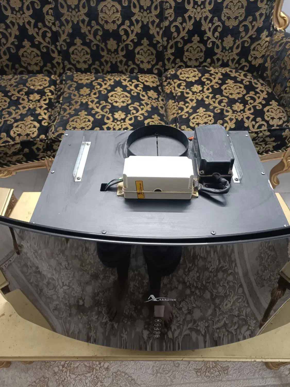 هوداخوان شیشه ای|هود|پیشوا, |دیوار