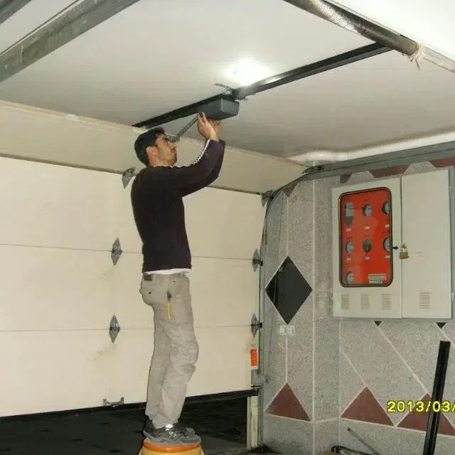 تعمیر فروش انواع درب برقی اتوماتیک راهبند کرکره|خدمات پیشه و مهارت|اصفهان, باغ زرشک|دیوار