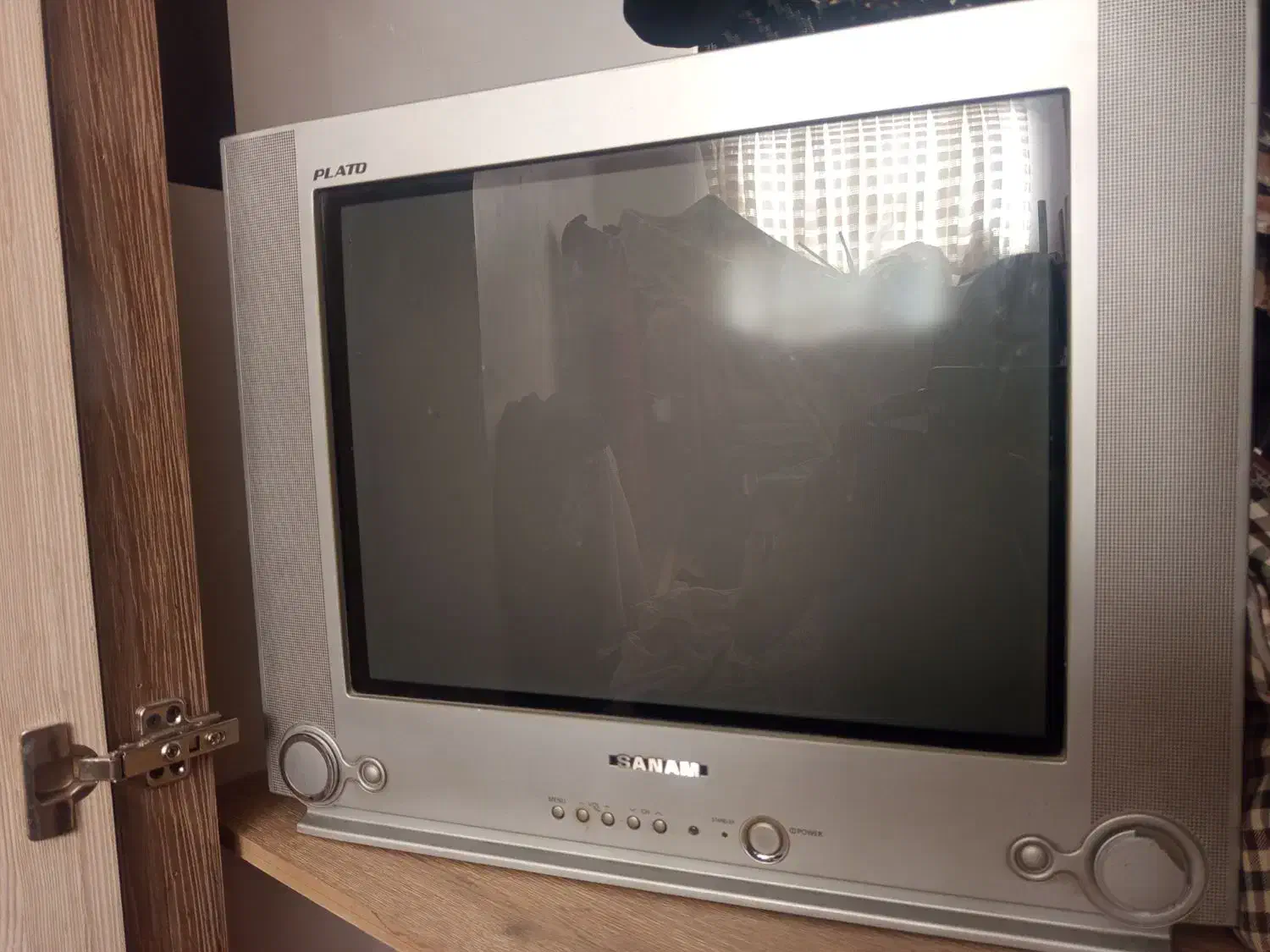 2 عدد تلویزیون و 1 مانیتور|تلویزیون و پروژکتور|تربت‌حیدریه, آسایش|دیوار