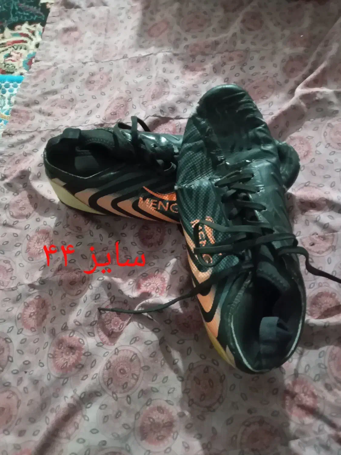 کفش چمن قیمت مناسب|تجهیزات ورزشی|بجنورد, |دیوار