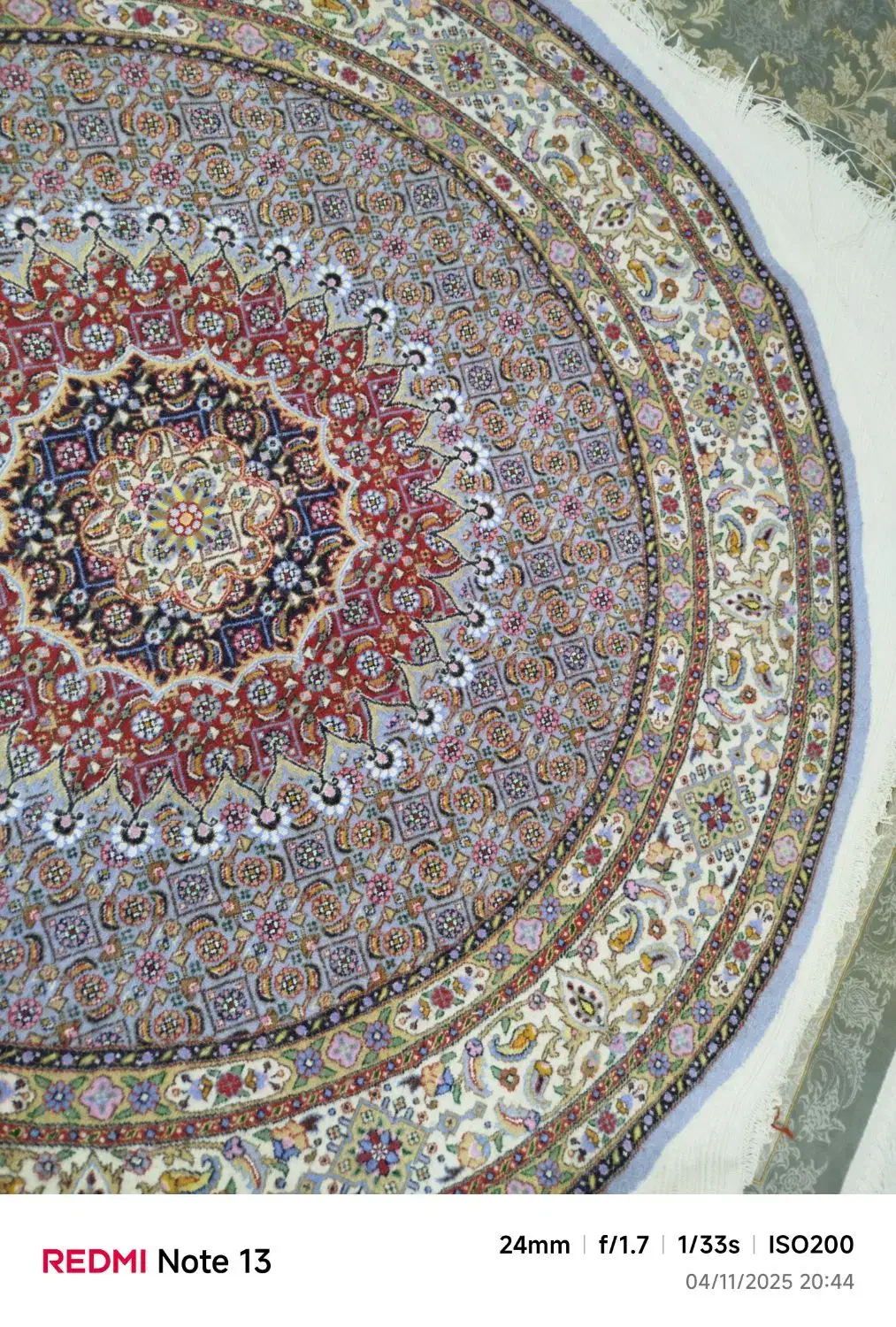 فرش دستبافت گرد 1.5*1.5گل ابریشم|فرش|بیرجند, |دیوار