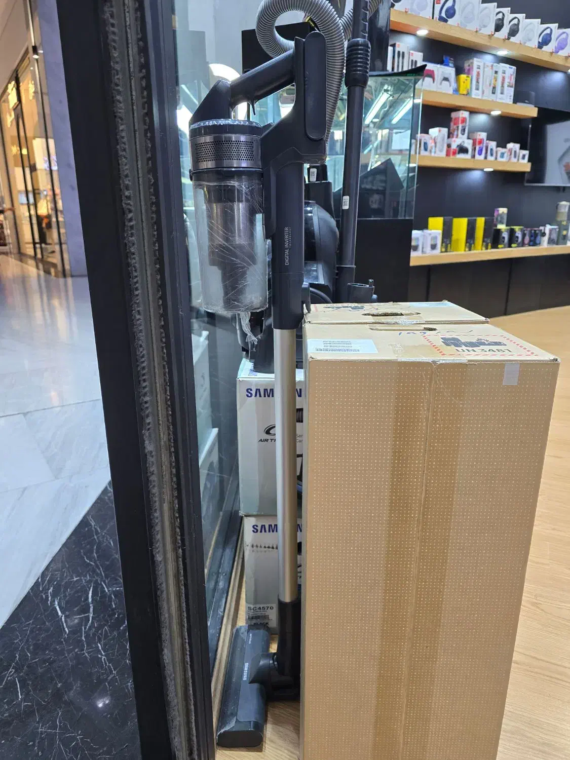 جارو شارژی سامسونگ jet65|جاروبرقی، جارو شارژی، بخارشو|تهران, جنت‌آباد مرکزی|دیوار