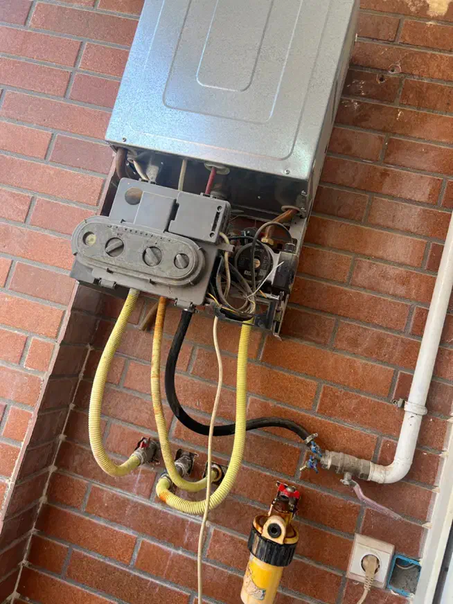 عیب یابی و تعمیر انواع پکیج های ایرانی و خارجی|آبگرمکن، پکیج، شوفاژ|زاهدان, |دیوار