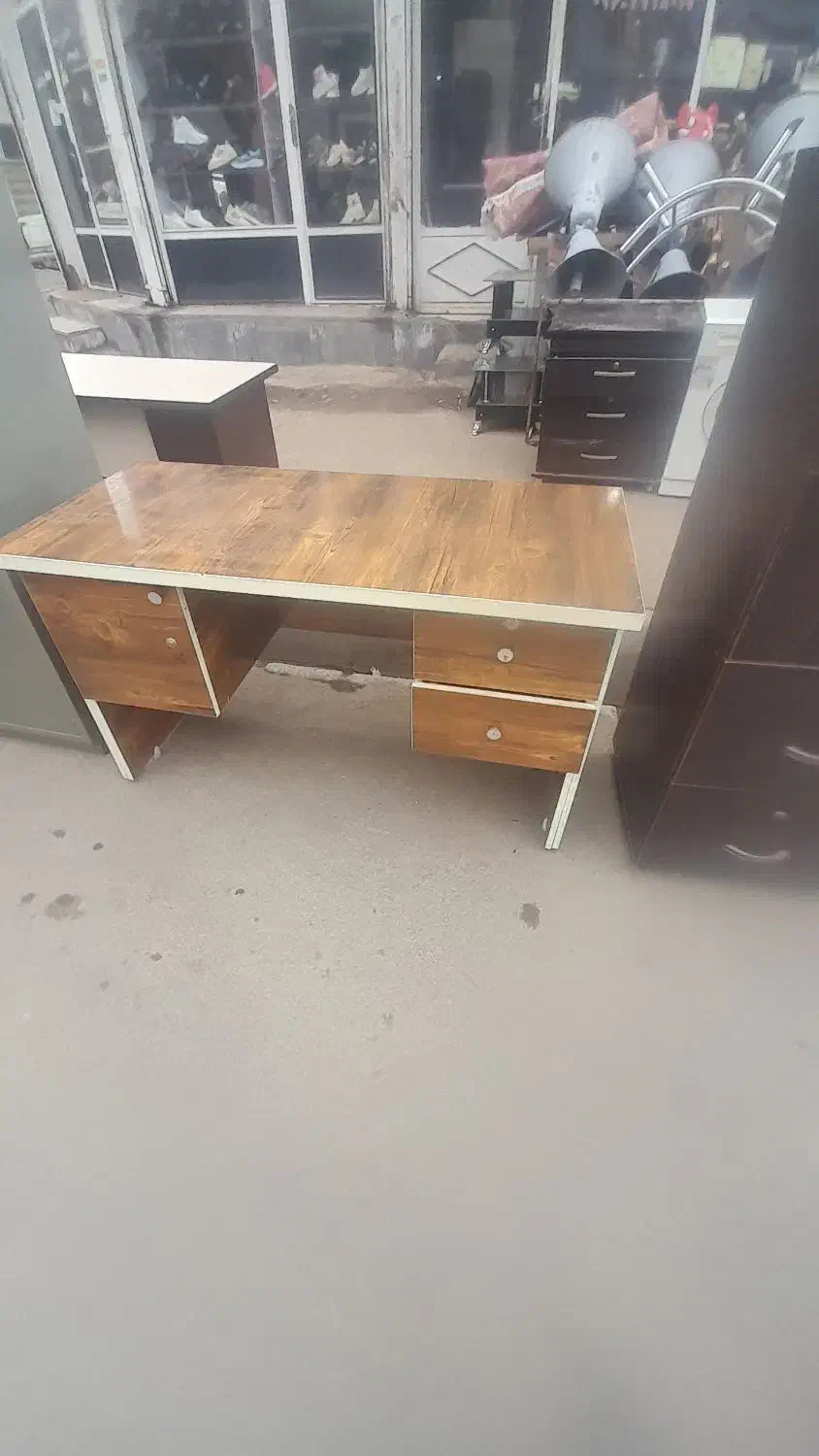 میز صندلی|دفتر کار|خوی, |دیوار