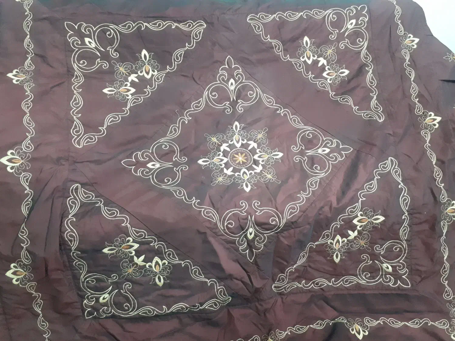 روتختی، رو بالشتی|سرویس روتختی|شیروان (خراسان), |دیوار