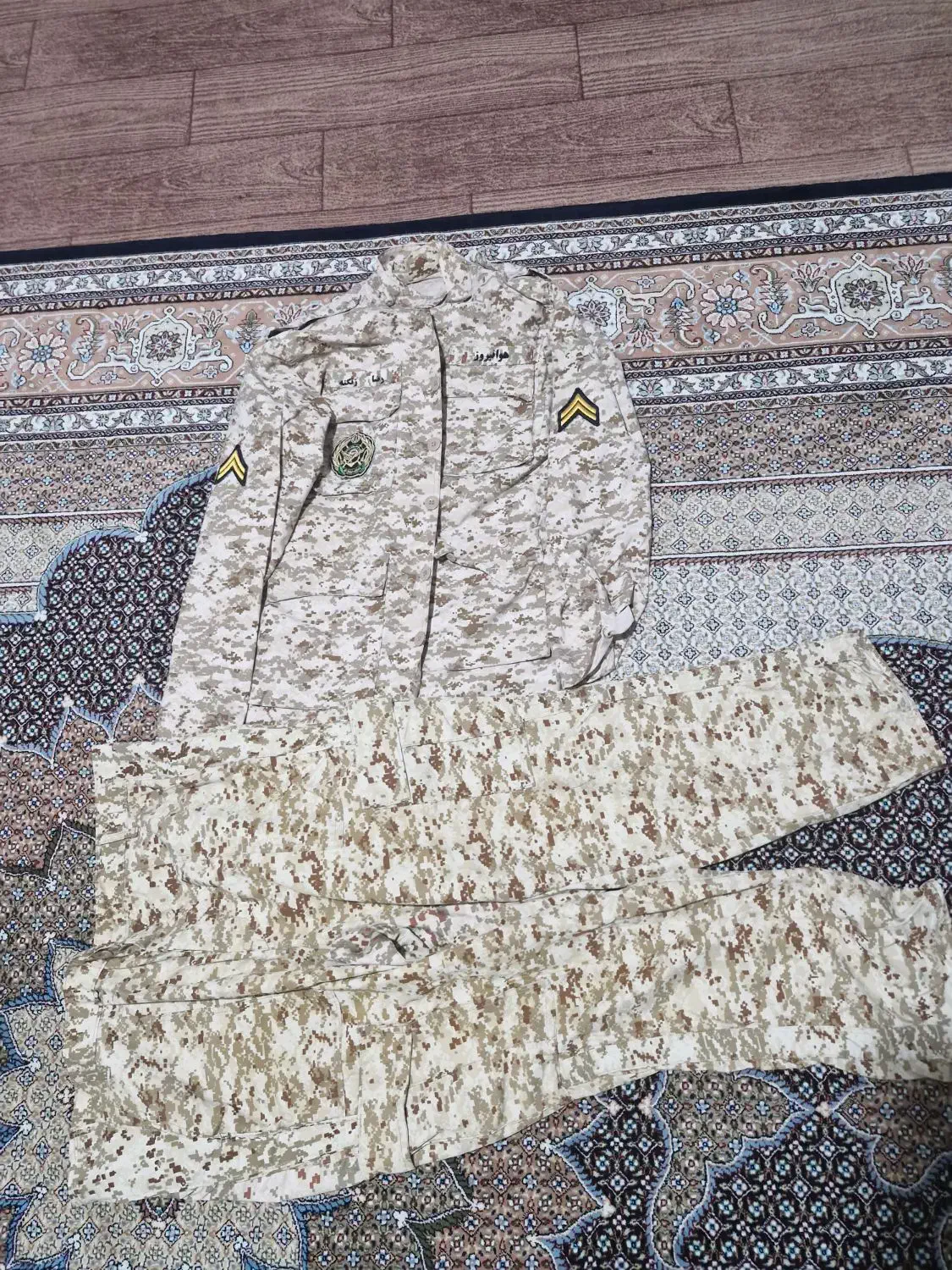 لباس کادر و سربازی|لباس|مشکیندشت, |دیوار