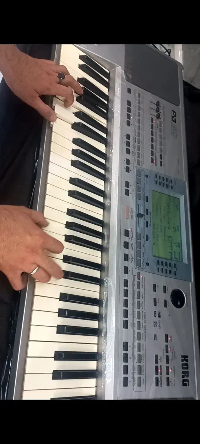 ارگ|پیانو، کیبورد، آکاردئون|رشت, منظریه|دیوار