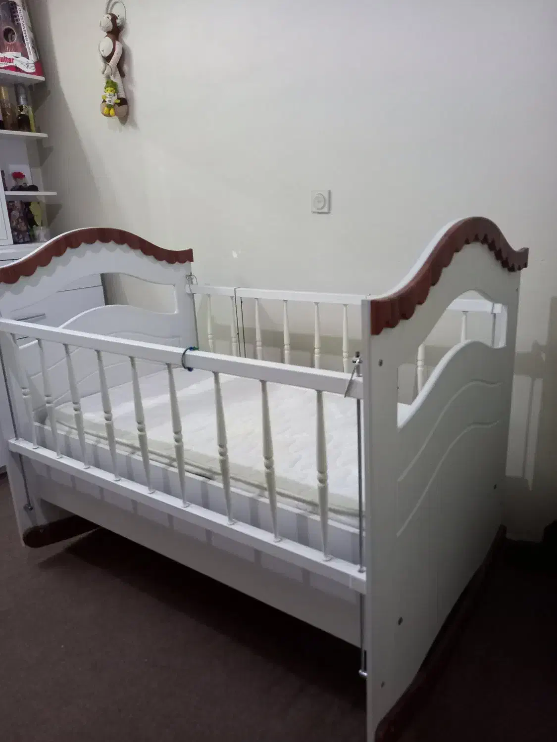 تخت کودک مناسب نوزادی تا ۵ سال|تخت و صندلی بچه|ری, حمزه‌آباد|دیوار