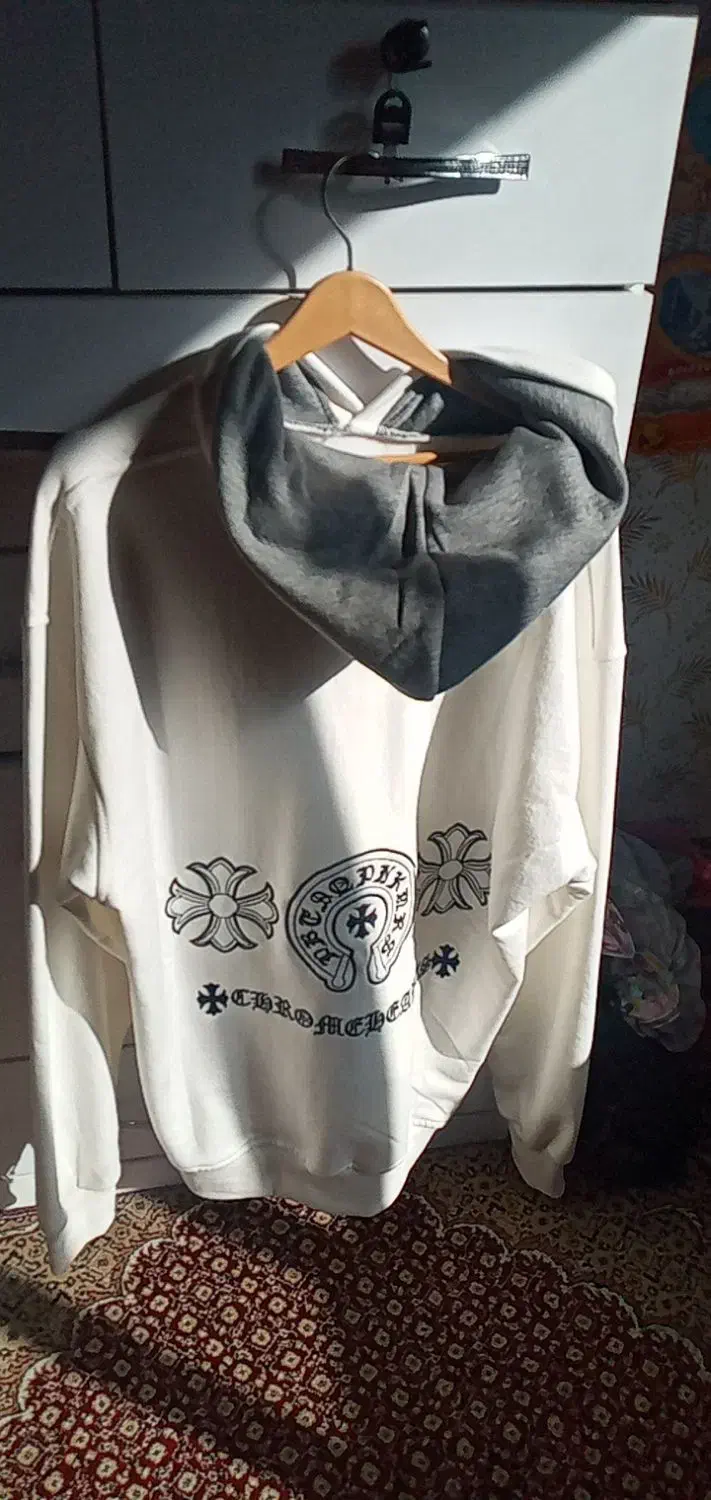 هودی و دورس|لباس|رشت, باهنر|دیوار