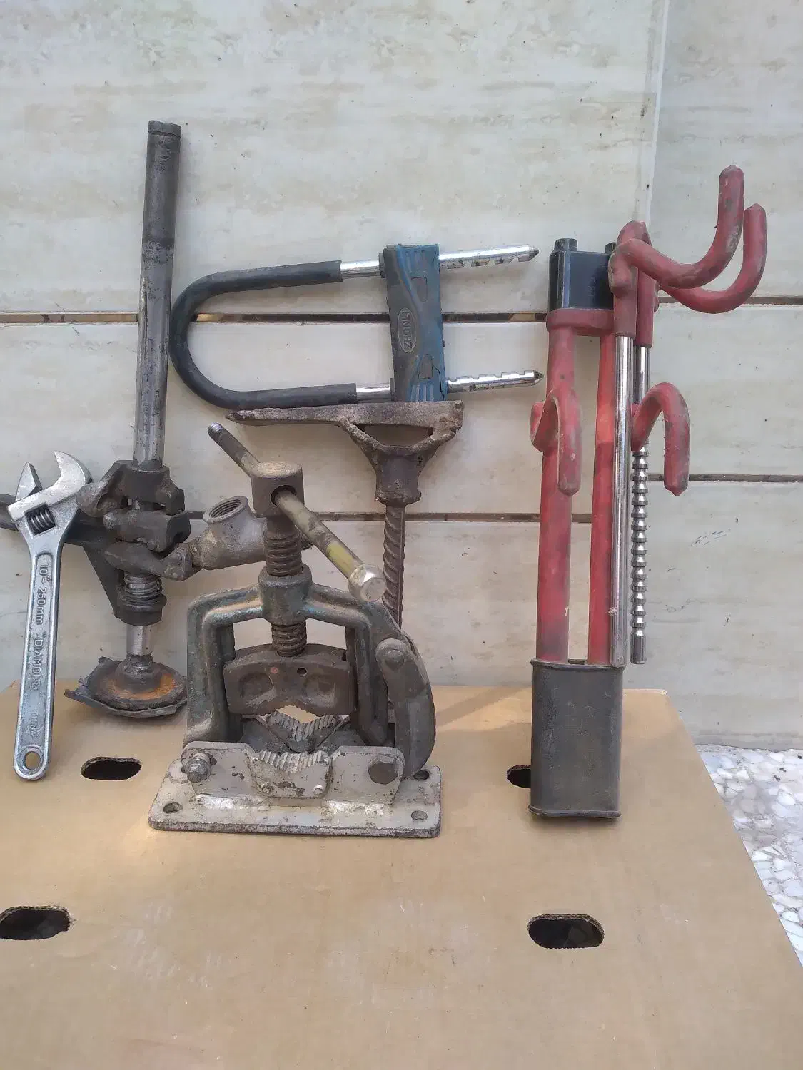 تیفور ژاپنی ۳.۲۰۰تنی. و ابزار|ابزارآلات|خمینیشهر, |دیوار